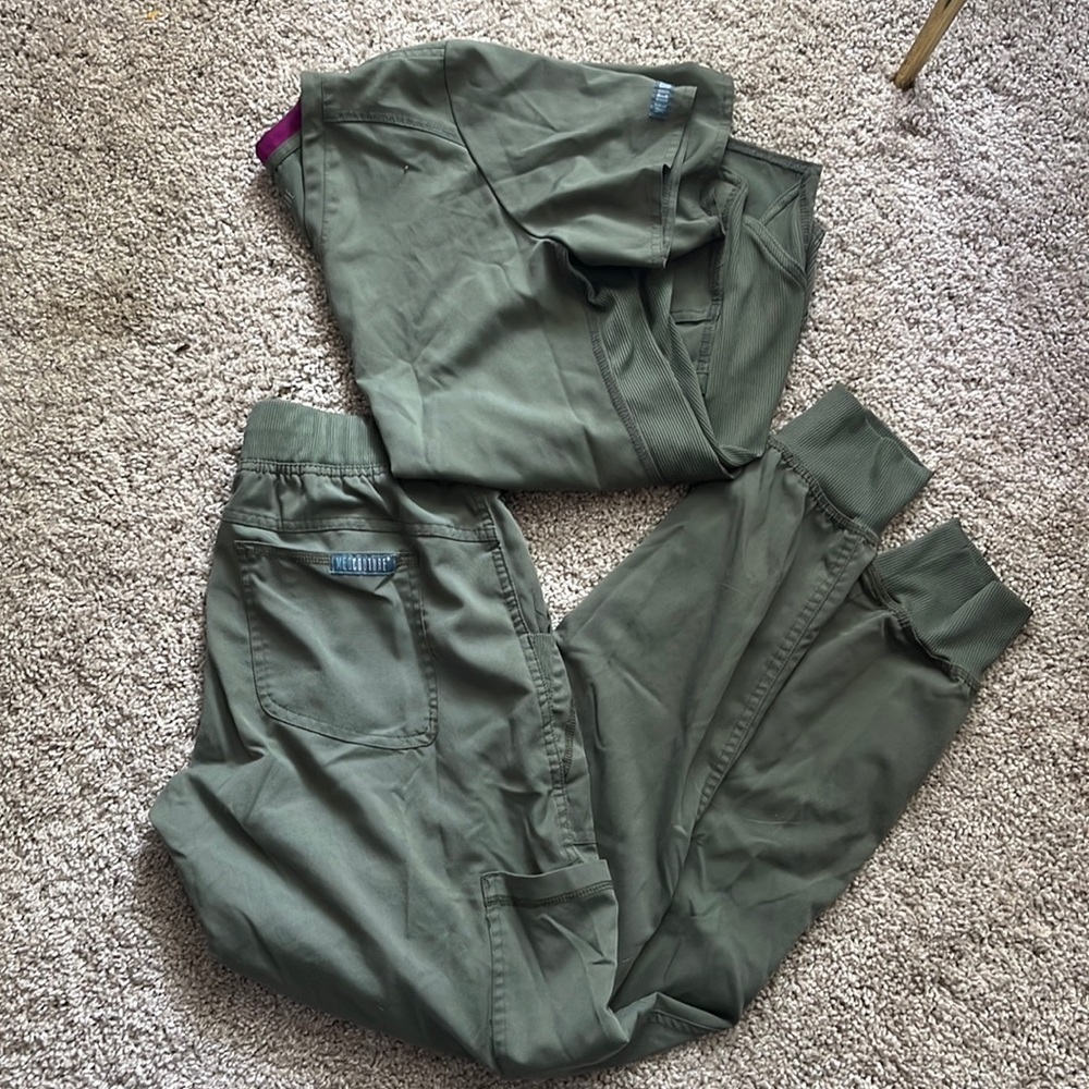 Med Couture Scrub Set in Olive